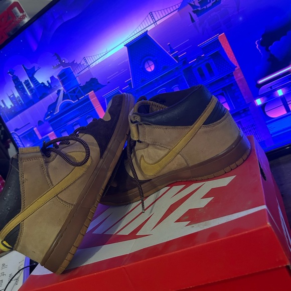 Nike SB Dunks - Picture 5 of 6